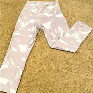 Lululemon wonder train crop tights